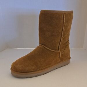 Koolaburra by UGG Chestnut Tan Suede Winter Boots